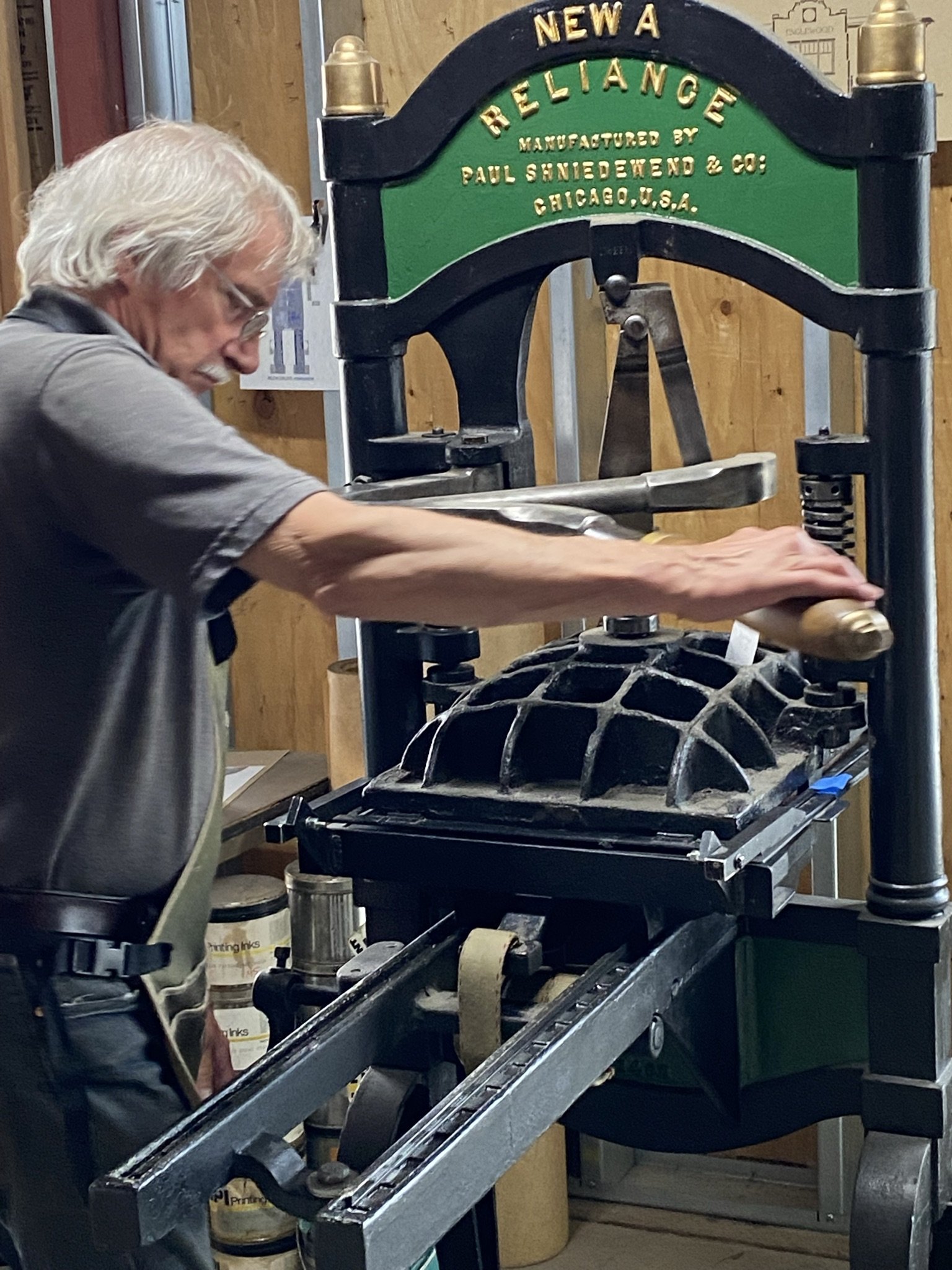Hand sale iron press